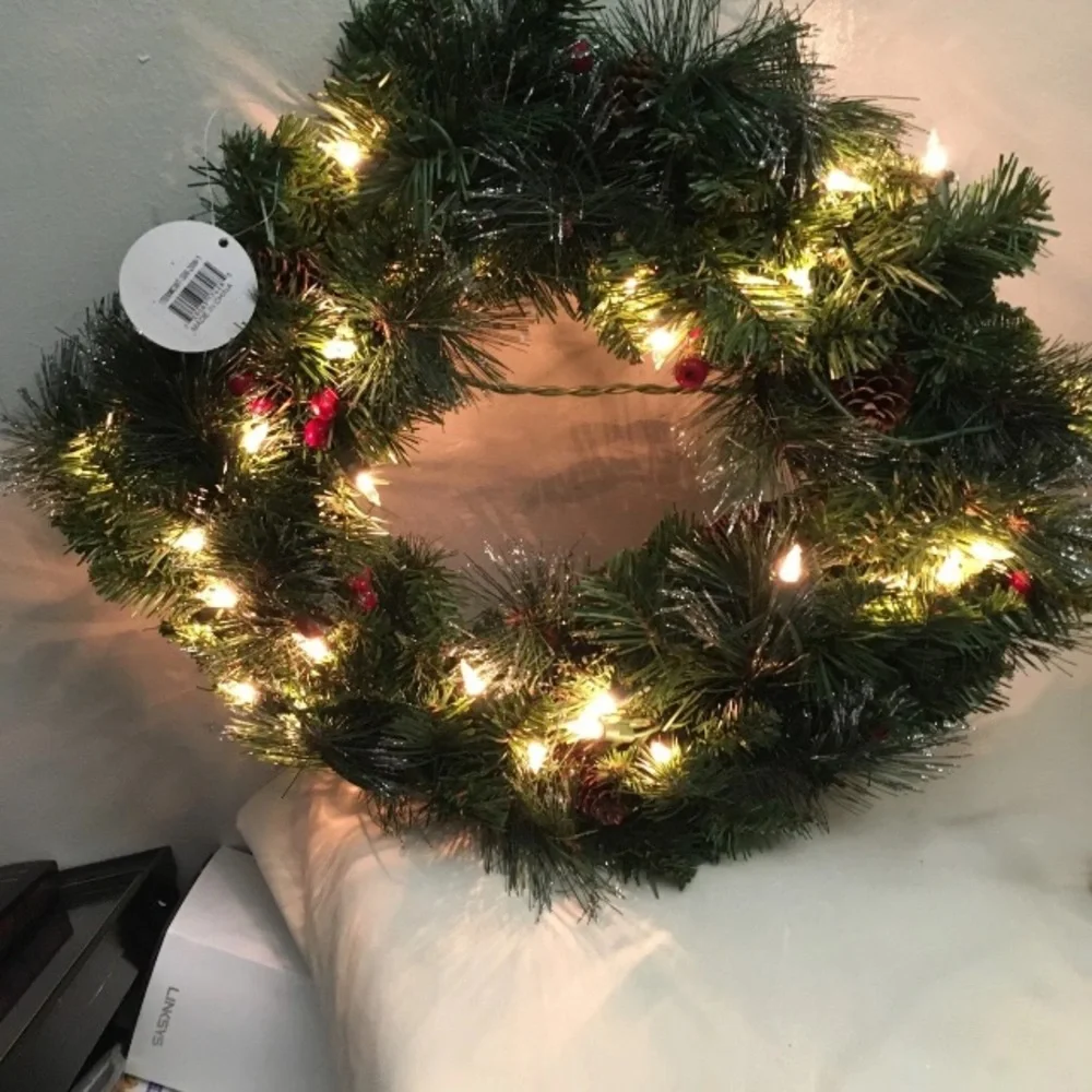 National Tree Company Pre-Lit Artificial Christmas Wreath, Green, 20 Inches